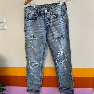 American eagle TOMGIRL distressed jeans